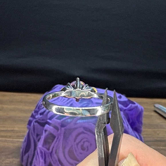 New Dazzling Silver Tone Ring with Lavender Gemstone - Picture 5 of 5